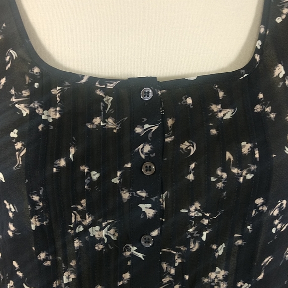 Top: NEW Philosophy Sheer Scoop Neck Floral Blouse - Picture 4 of 6